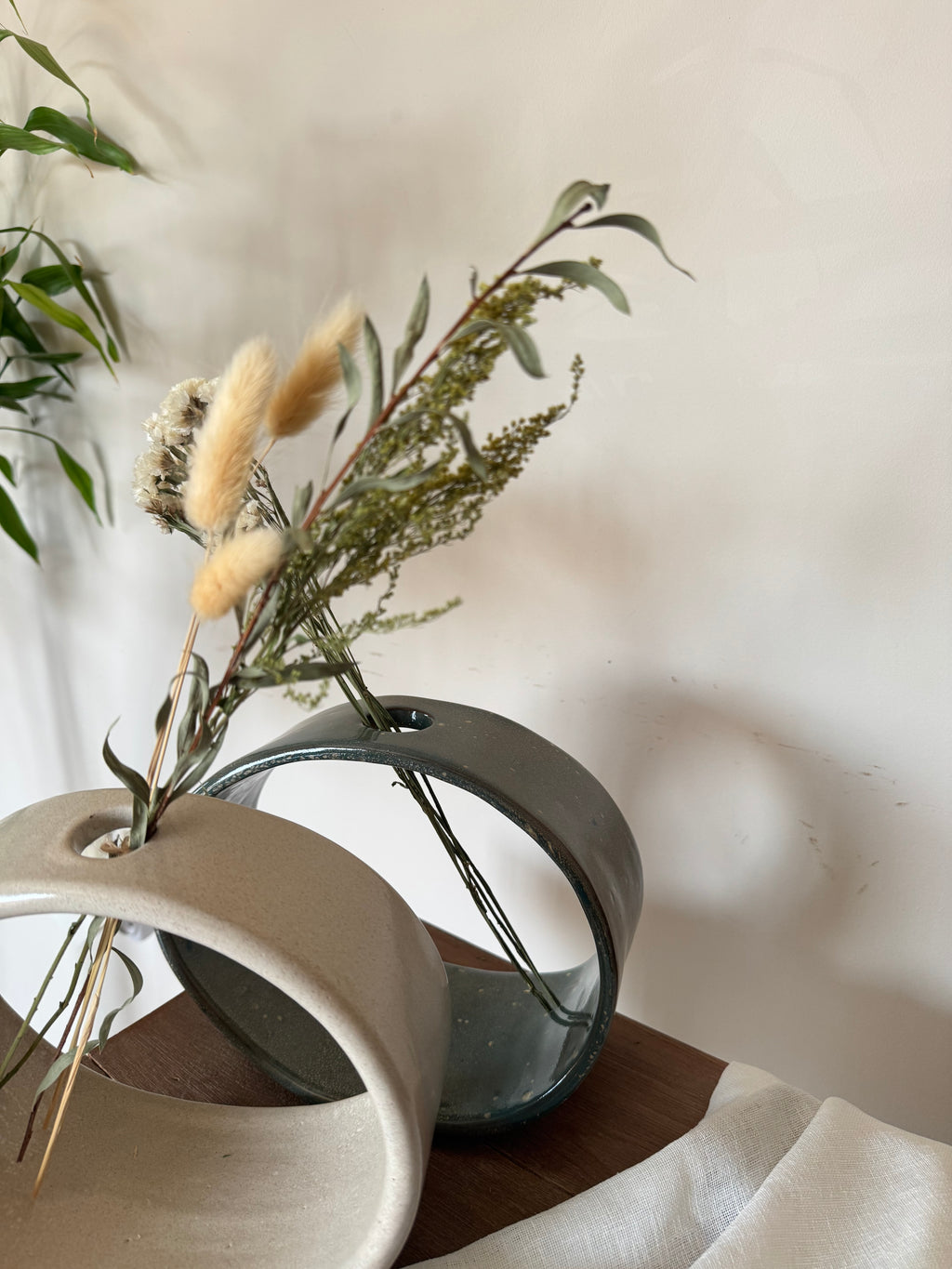 The Novel Ring Vases - Light Fusion