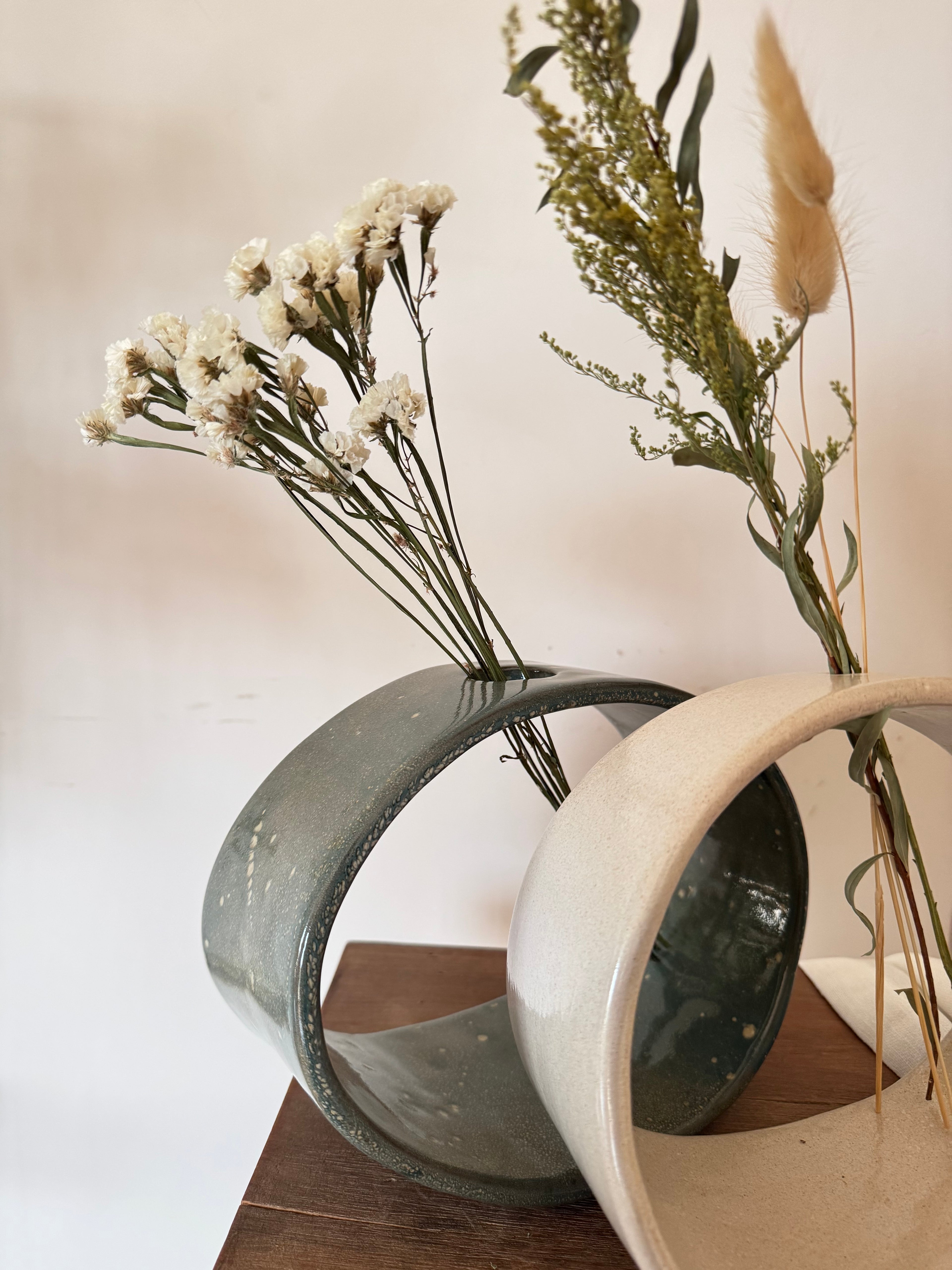The Novel Ring Vases - Light Fusion