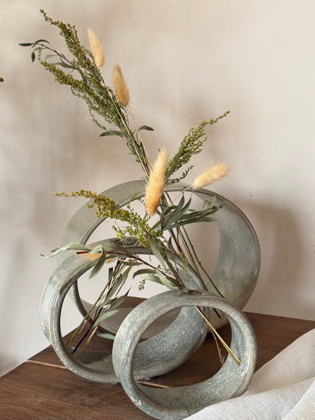 The Novel Ring Vases - Light Fusion