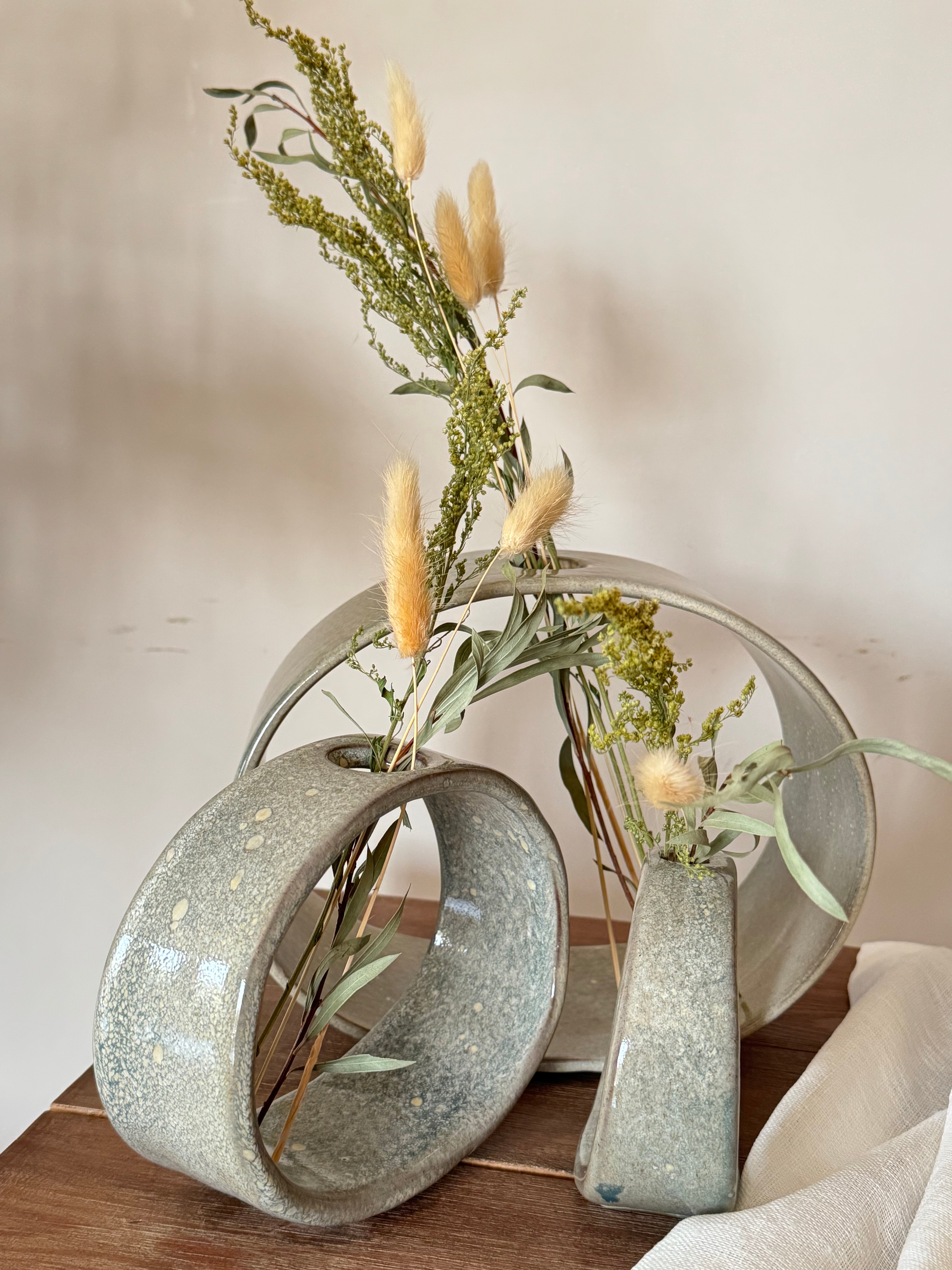 The Novel Ring Vases - Light Fusion