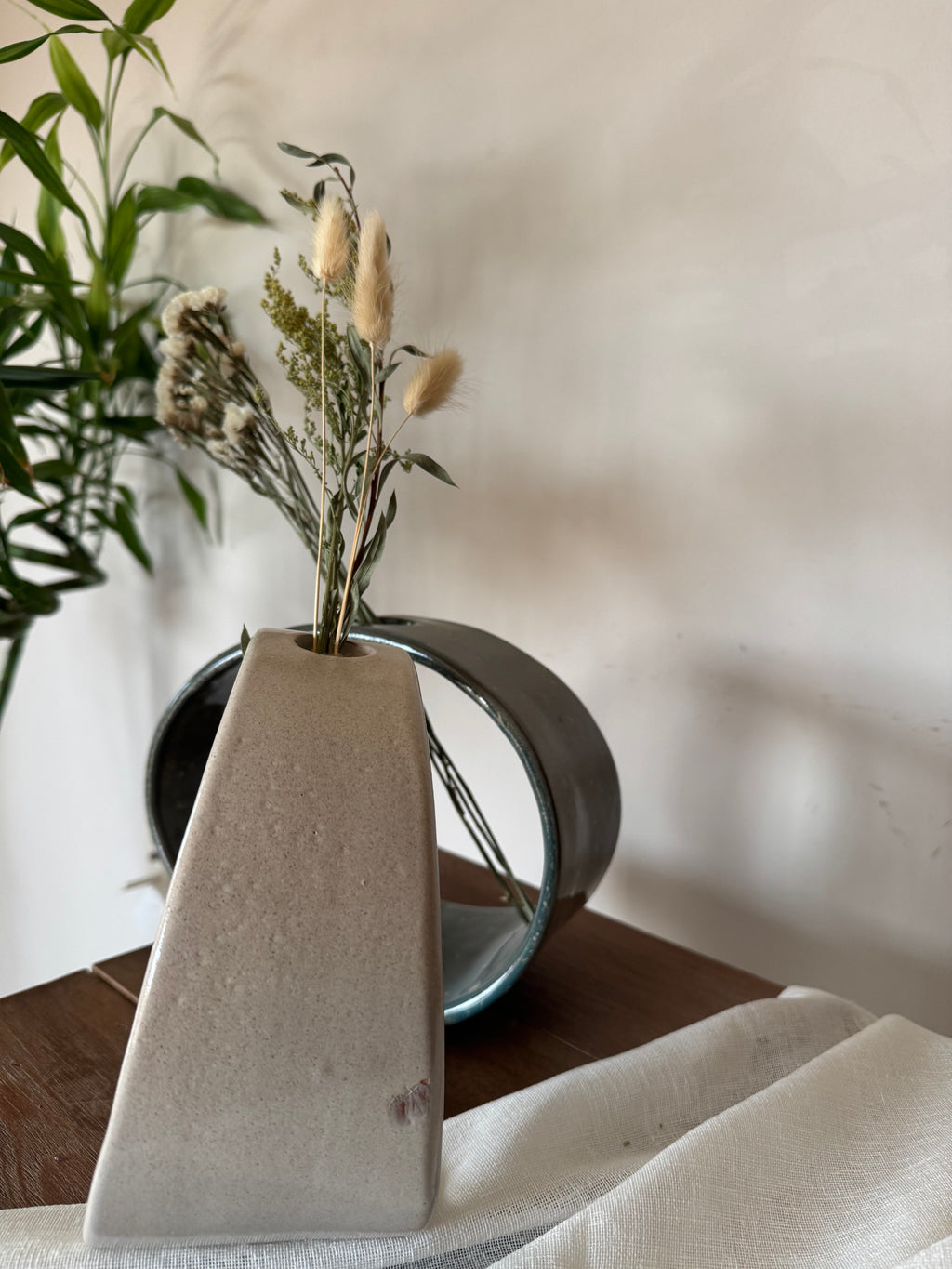 The Novel Ring Vases - Light Fusion