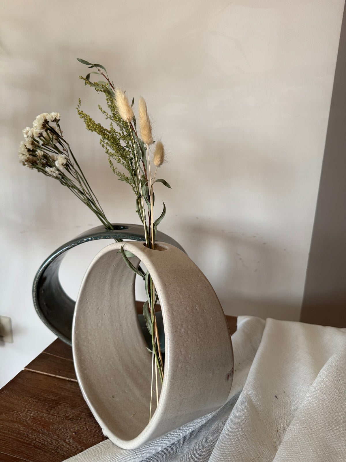 The Novel Ring Vases - Light Fusion