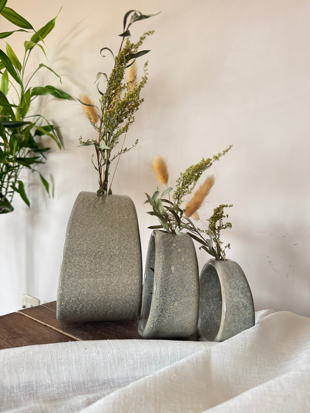 The Novel Ring Vases - Light Fusion