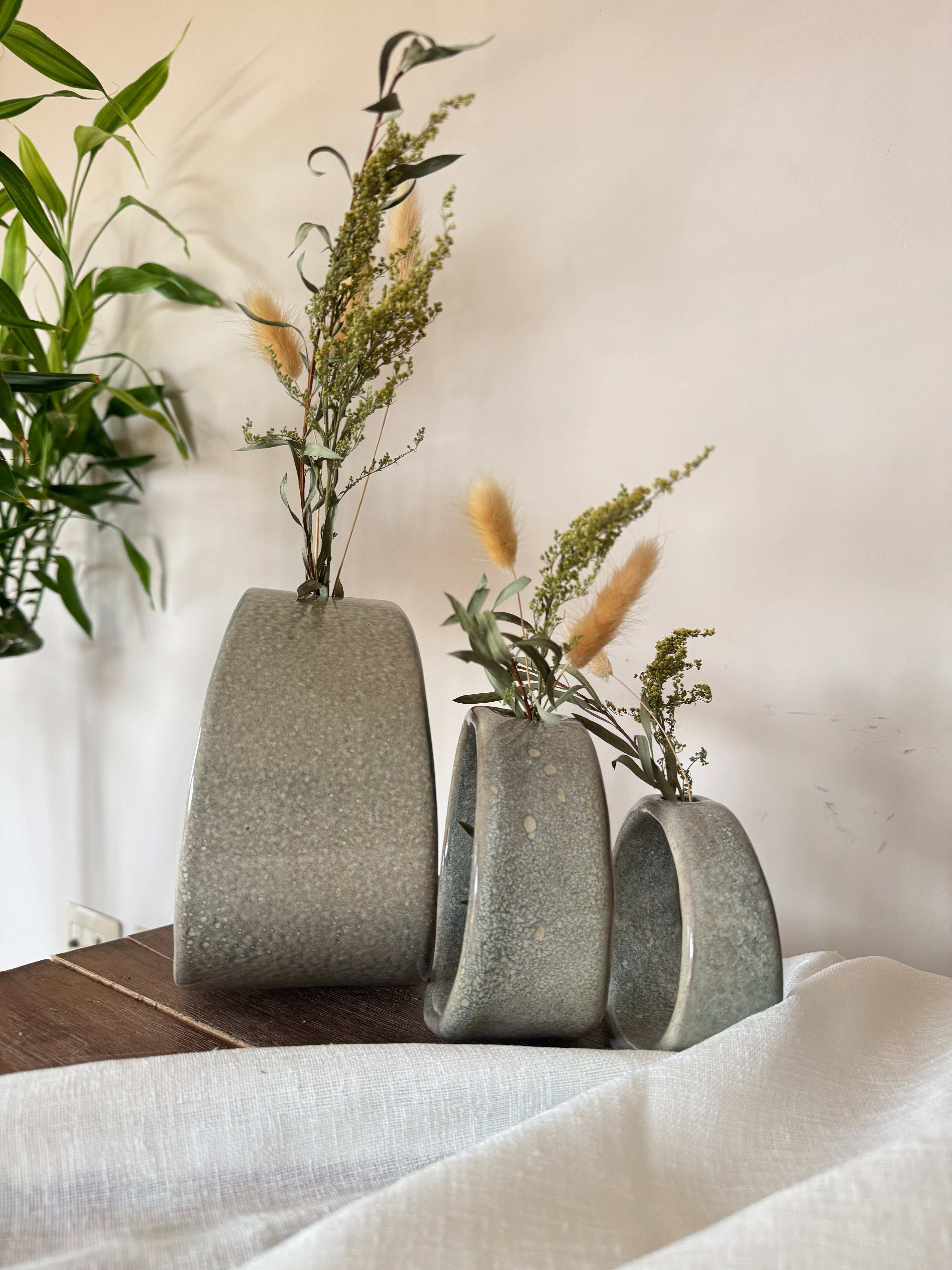 The Novel Ring Vases - Light Fusion