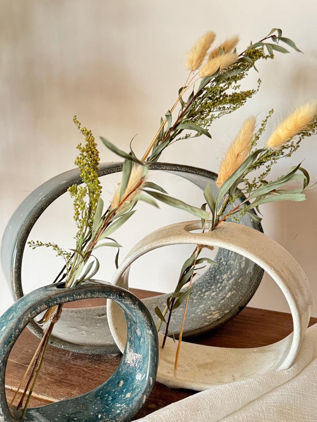 The Novel Ring Vases - Light Fusion