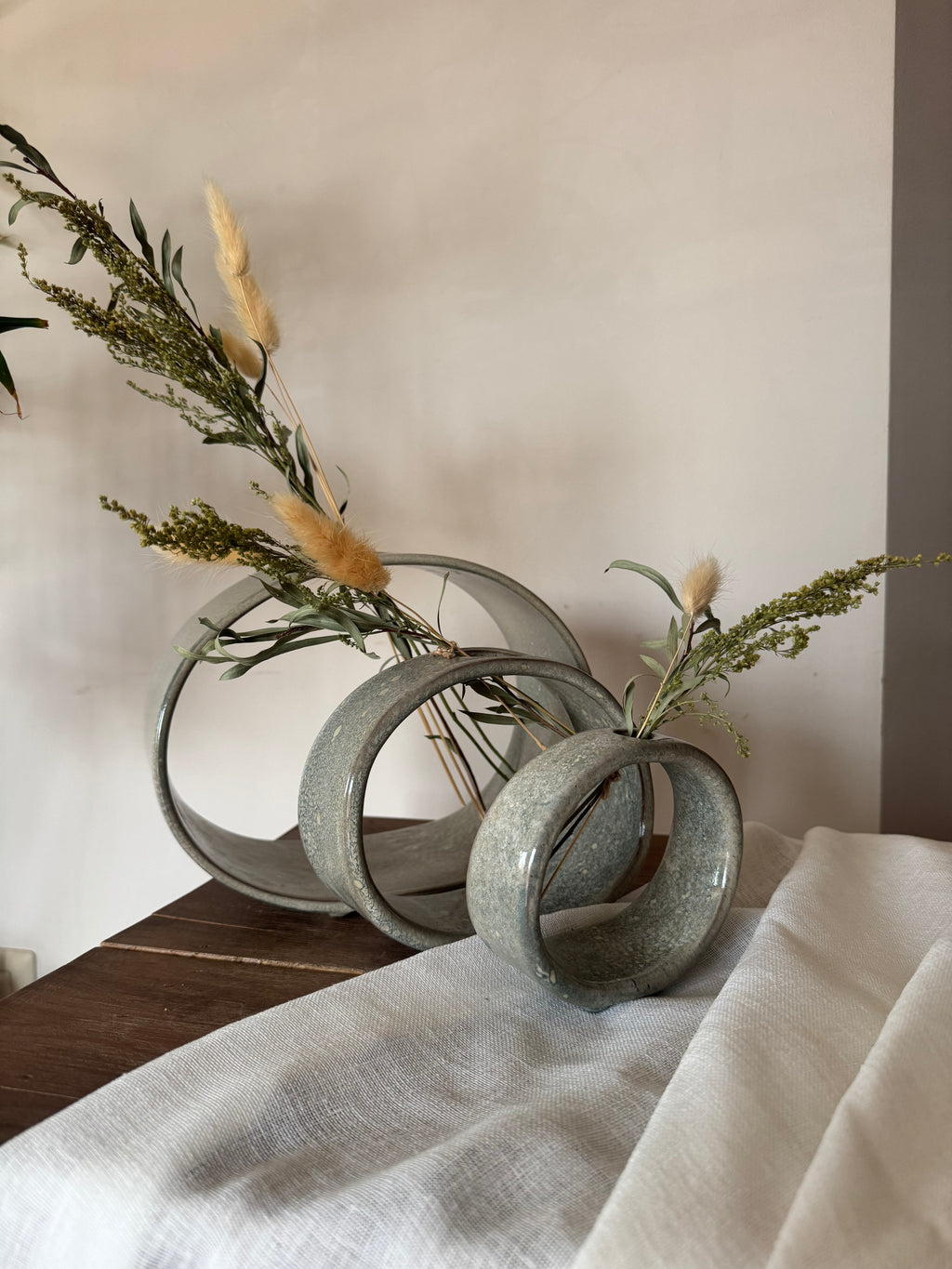 The Novel Ring Vases - Light Fusion