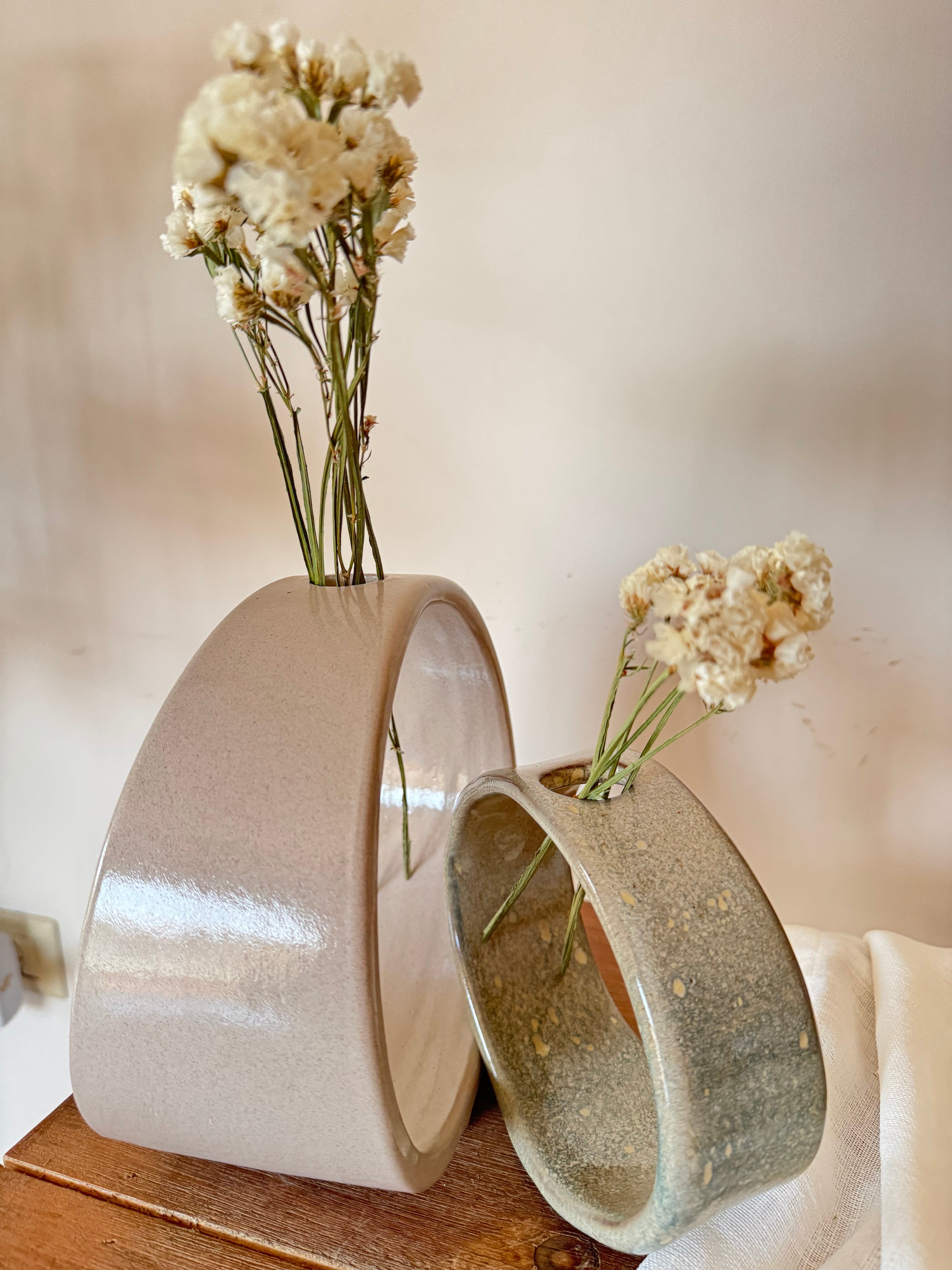 The Novel Ring Vases - Light Fusion