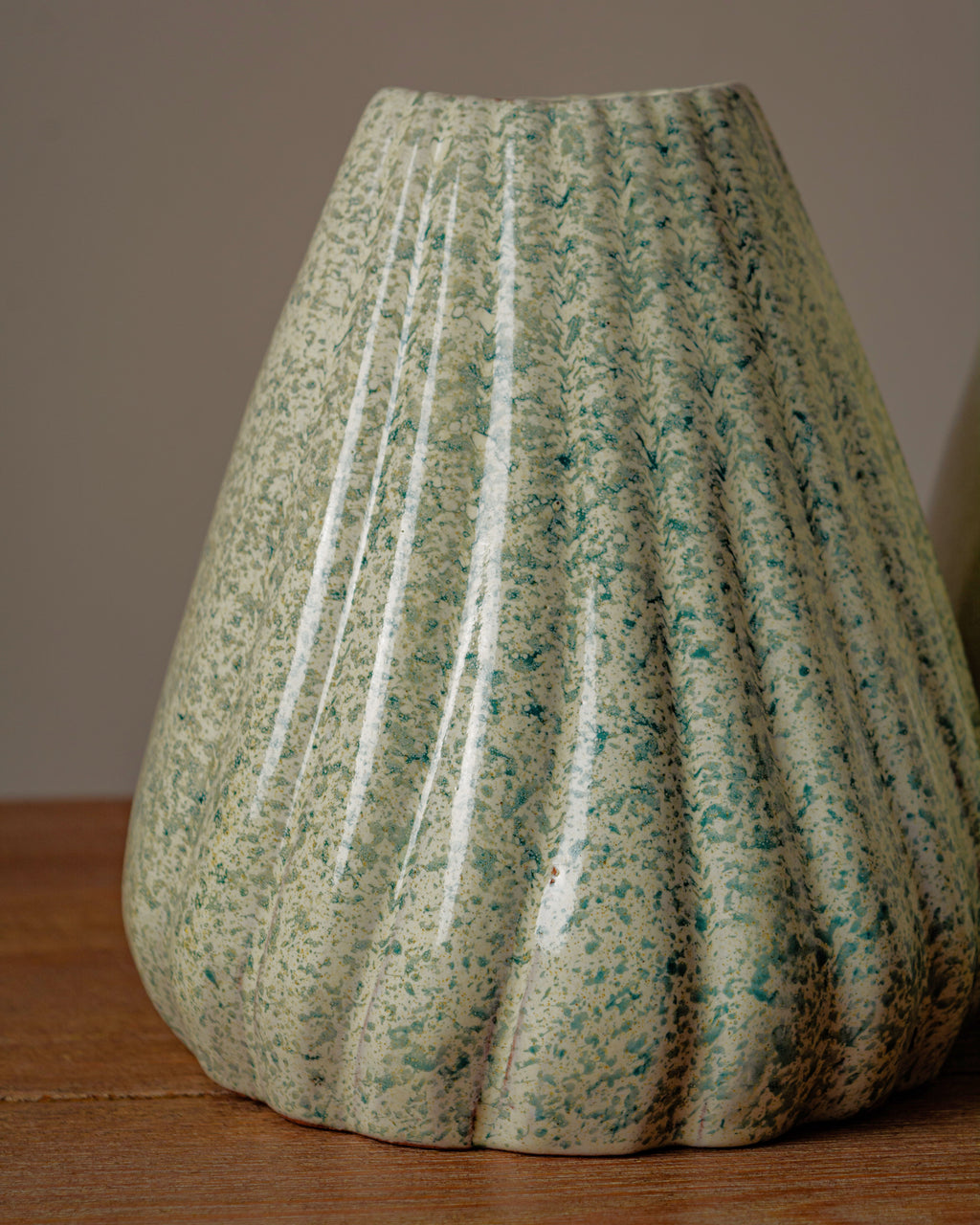 Shell Vase - Light Fusion