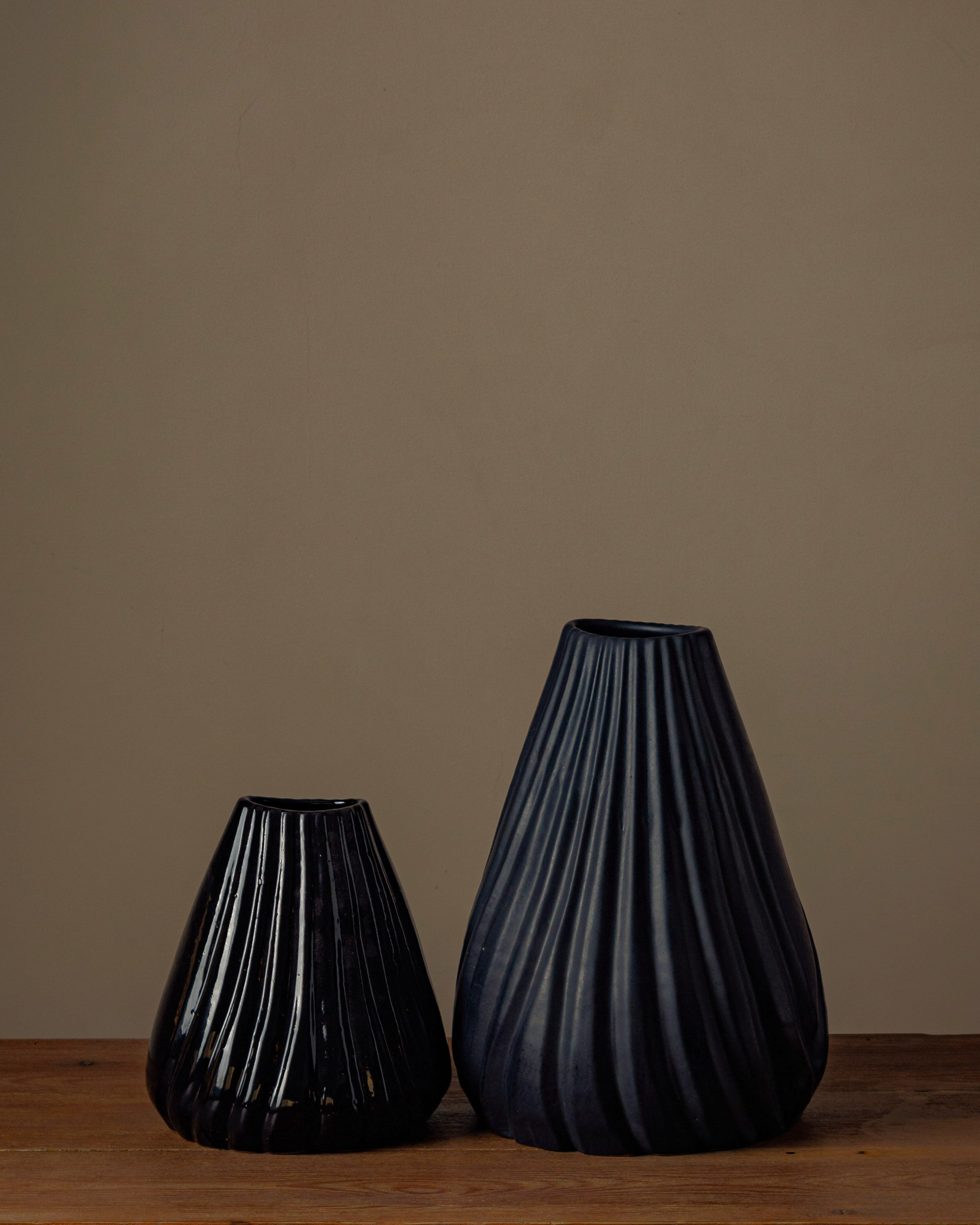 Shell Vase - Black