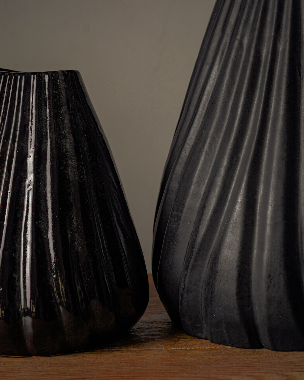 Shell Vase - Black
