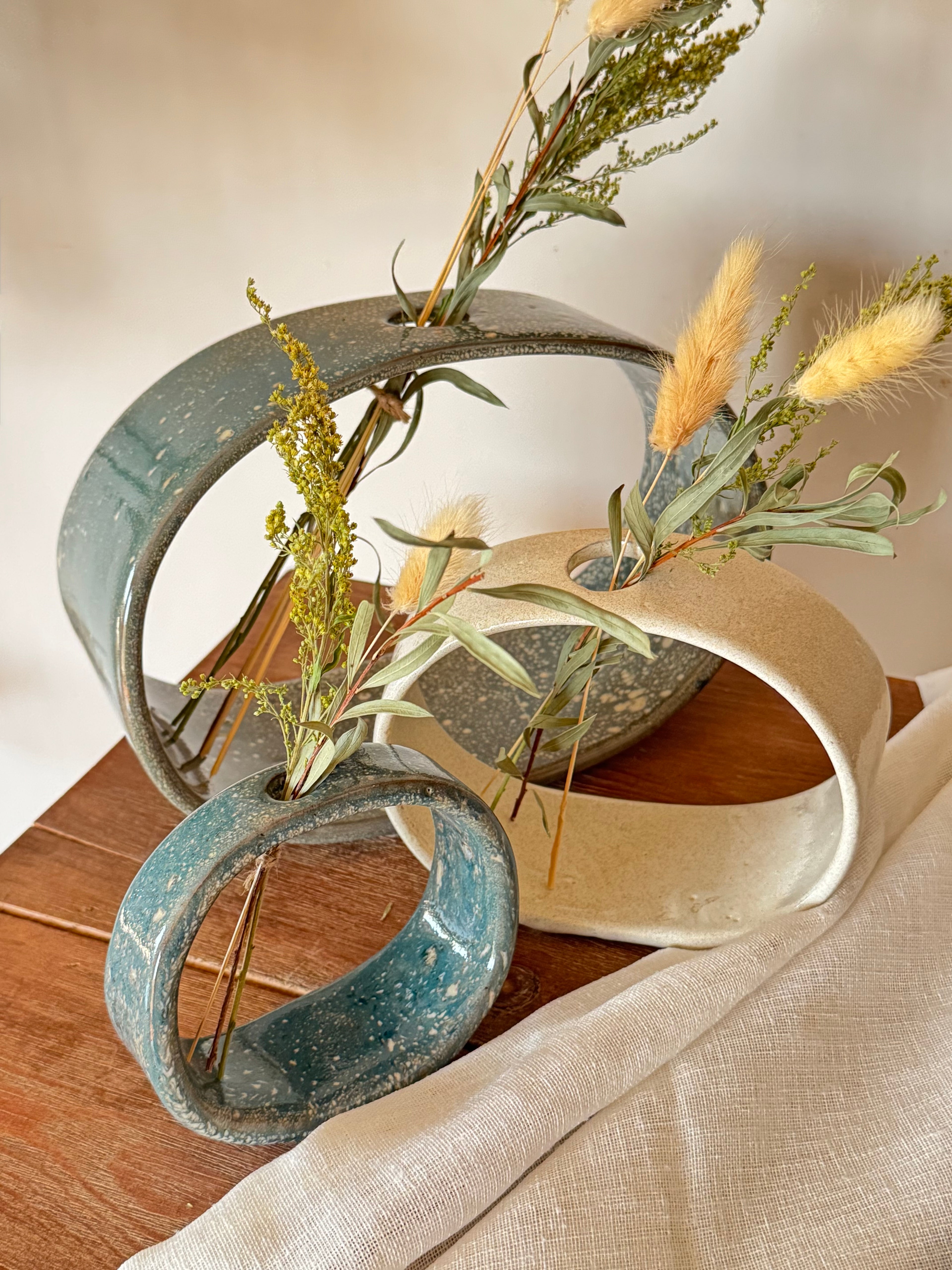 The Novel Ring Vases - Light Fusion