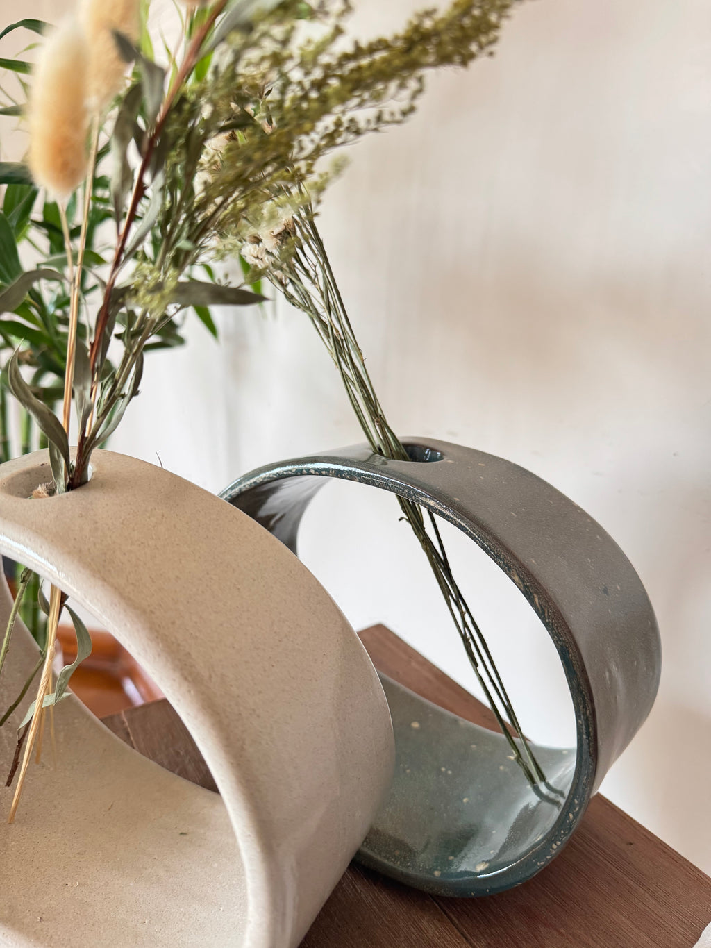 The Novel Ring Vases - Light Fusion