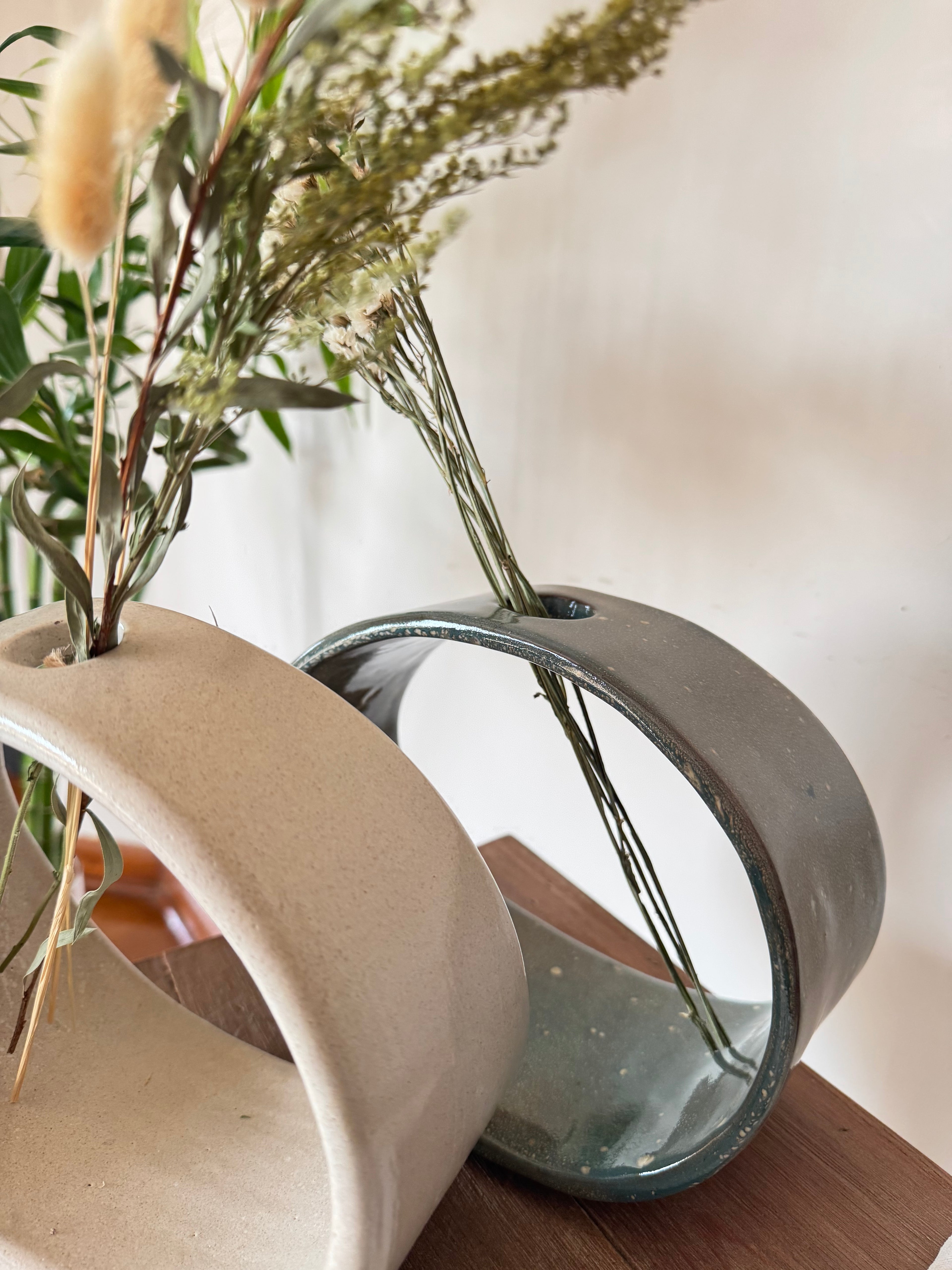 The Novel Ring Vases - Light Fusion