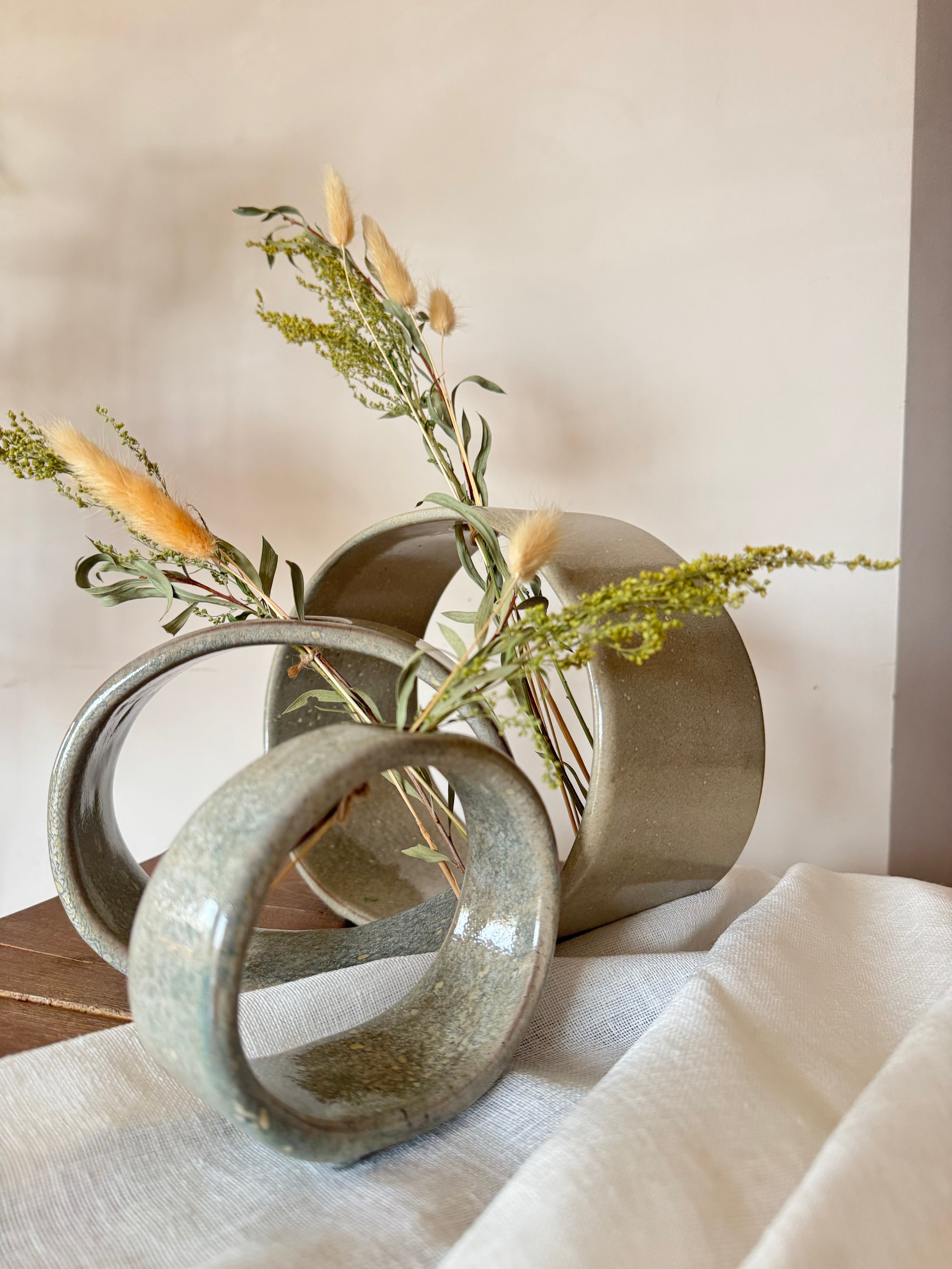 The Novel Ring Vases - Light Fusion