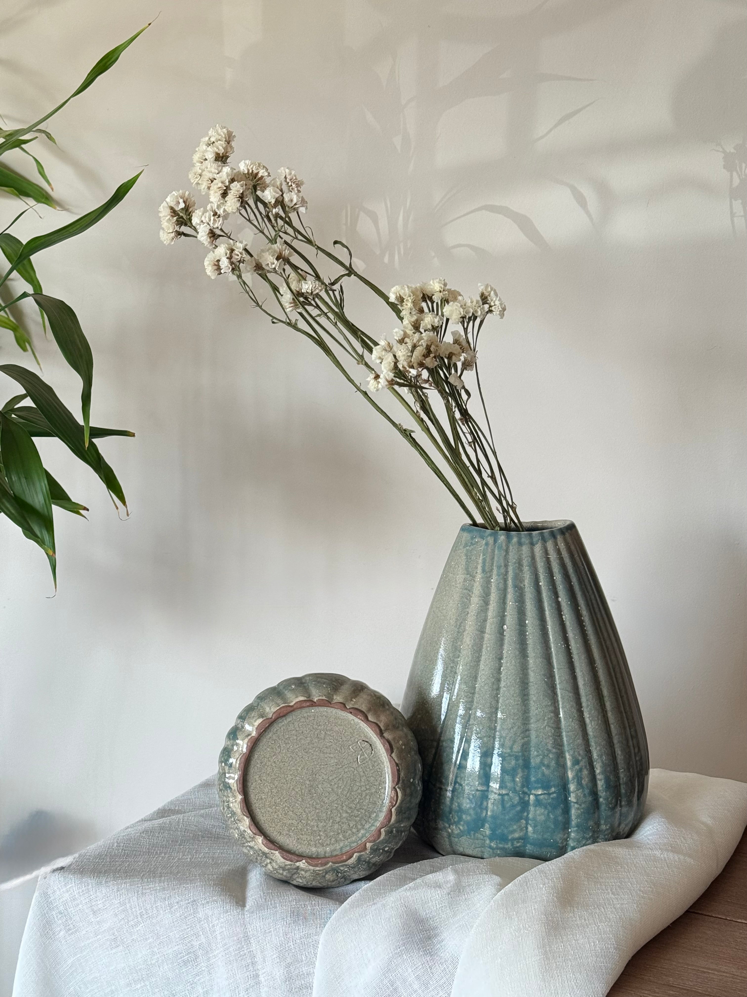 Shell Vase - Light Fusion