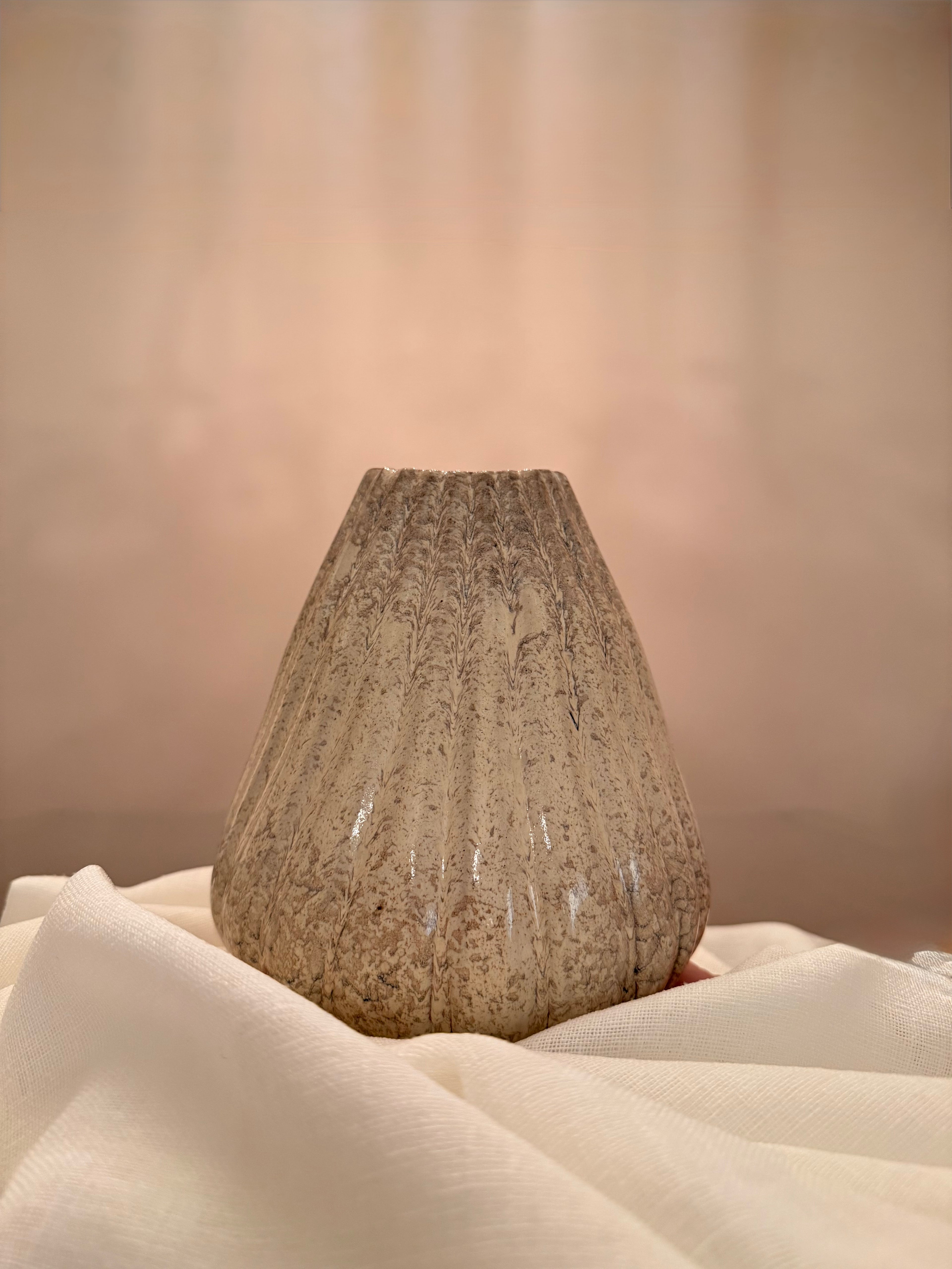 Shell Vase - Light Fusion