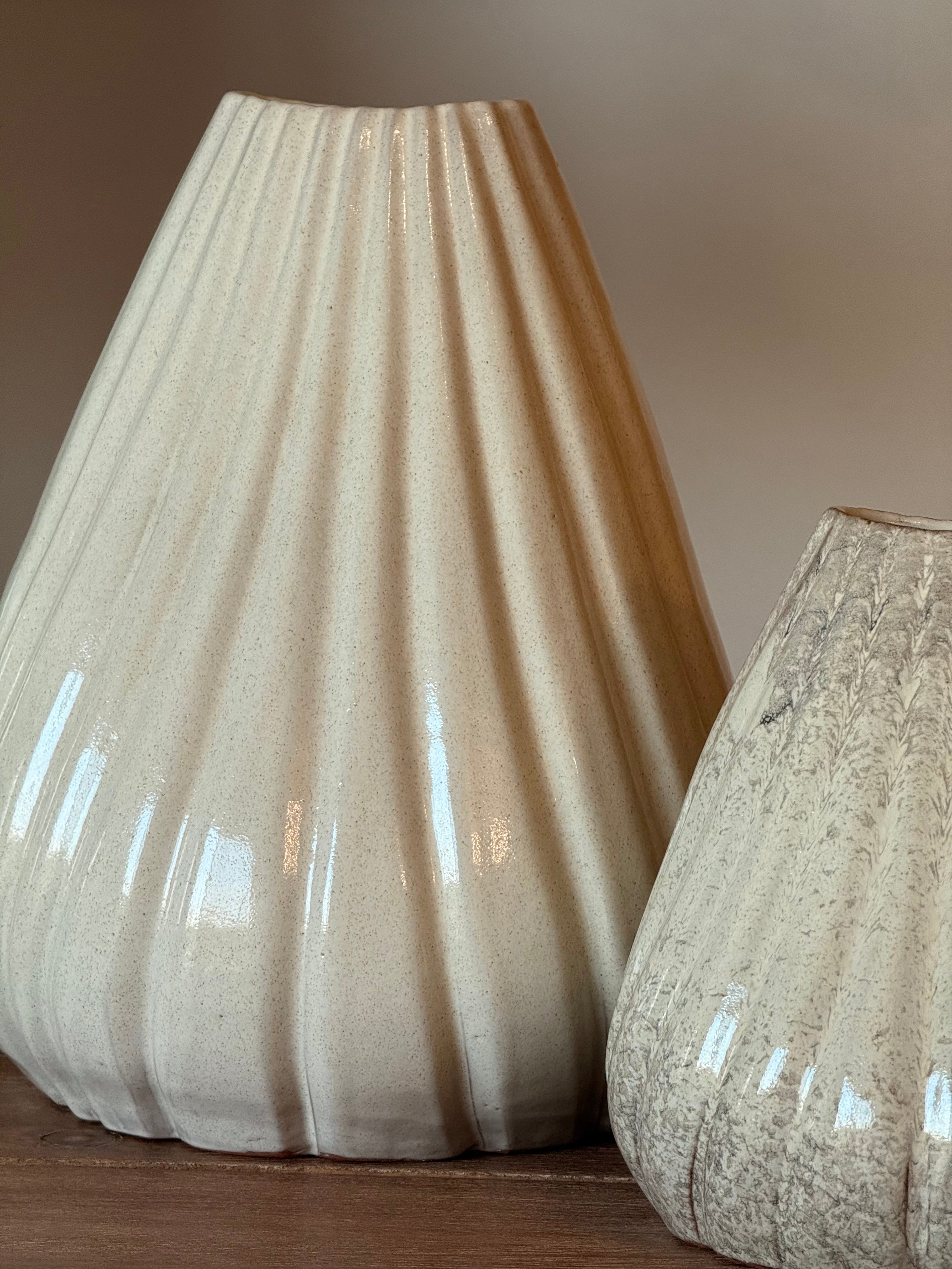 Shell Vase - Light Fusion