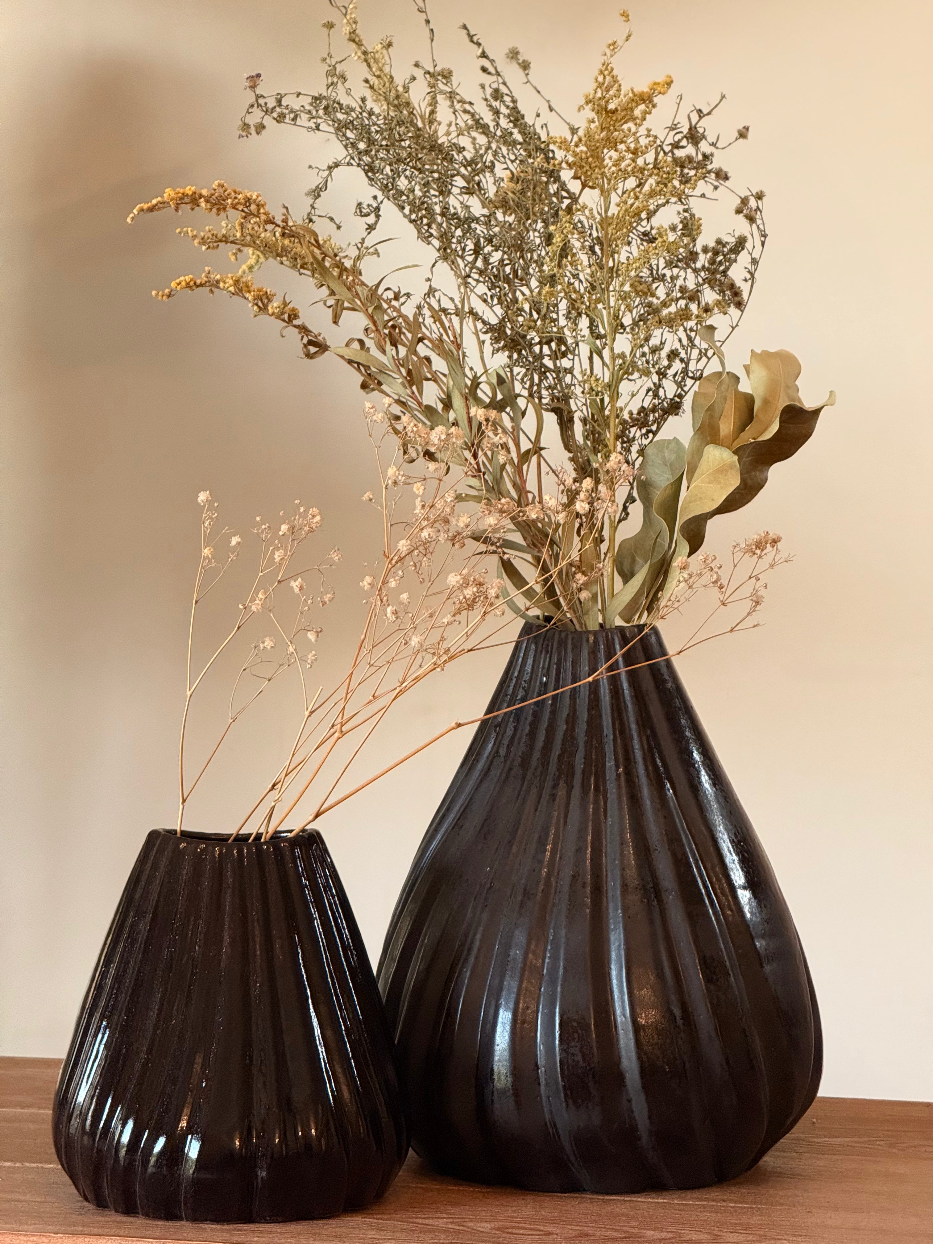 Shell Vase - Black