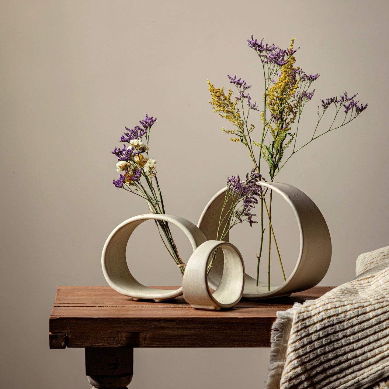 The Novel Ring Vases - Ivory